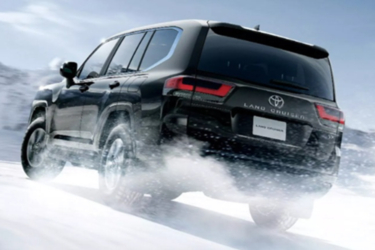 Toyota Land Cruiser 300 2025 tu 899 trieu dong dang 