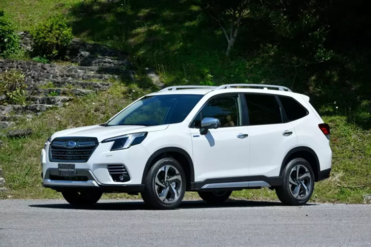 Subaru Forester tiep tuc giam den 200 trieu dong thang 4/2025