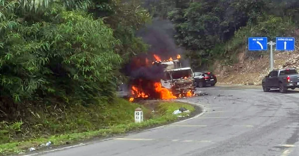 Ô tô tải bất ngờ bốc cháy khi chạy qua đèo Khánh Lê ở Khánh Hòa