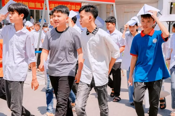 Thí sinh Bắc Ninh hoàn thành bài thi môn Toán vào lớp 10- Đề và gợi ý đáp án