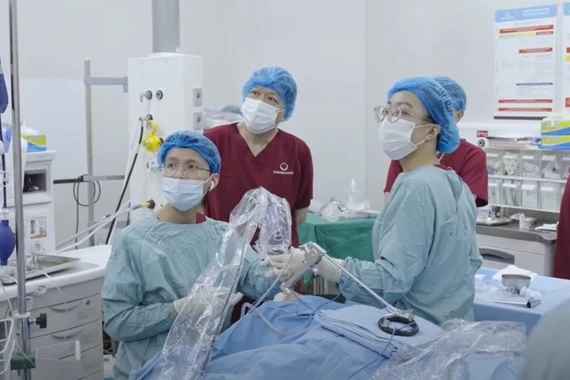 Phẫu thuật cho bệnh nhân mắc 3 loại ung thư tiêu hóa cùng lúc