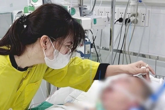 Ca hiến tạng đặc biệt từ cha chết não cứu con trai suy thận mạn