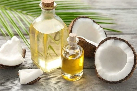 Bí quyết giữ mái tóc đen bóng, tránh bạc sớm từ bên trong