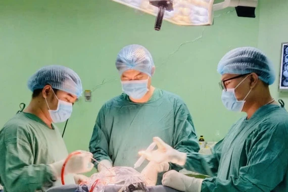 Cứu sống bệnh nhân 40 tuổi ở Quảng Ngãi chấn thương sọ não nặng