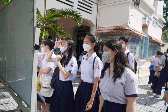 Không đỗ lớp 10 công lập, học sinh còn những lựa chọn nào?