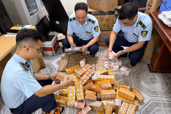 Lực lượng quản lý thị trường bắt giữ hàng hóa phụ tùng ô tô không rõ nguồn gốc