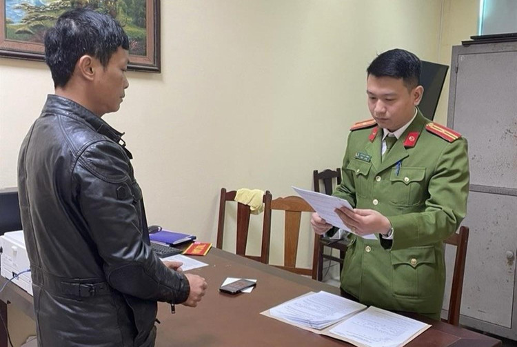 Đối tượng Nguyễn Công Thành tại cơ quan Công an. Đối tượng Nguyễn Công Thành tại cơ quan Công an.