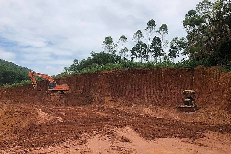 Vi phạm khai thác khoáng sản, Công ty TNHH Thương mại sản xuất gỗ Hùng Mạnh bị phạt hơn 100 triệu đồng. (Ảnh minh họa)