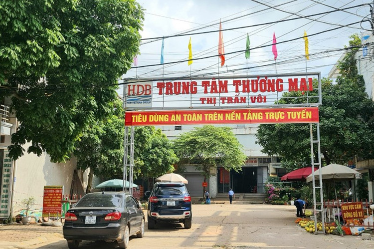 UBND tỉnh thu hồi phần diện tích đất chưa đầu tư của Công ty cổ phần Tập đoàn HDB Việt Nam tại dự án Trung tâm thương mại thị trấn Vôi. UBND tỉnh thu hồi phần diện tích đất chưa đầu tư của Công ty cổ phần Tập đoàn HDB Việt Nam tại dự án Trung tâm thương mại thị trấn Vôi.