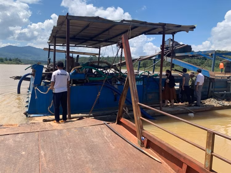 Xã Ia Khai được xem "điểm nóng" của huyện Ia Grai về tình trạng khai thác cát trái phép. (Ảnh: Nguyễn Tú)