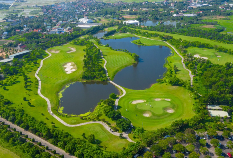 Sân golf 27 hố Minh Trí, tại thôn Thái Lai, xã Minh Trí, huyện Sóc Sơn. Sân golf 27 hố Minh Trí, tại thôn Thái Lai, xã Minh Trí, huyện Sóc Sơn.