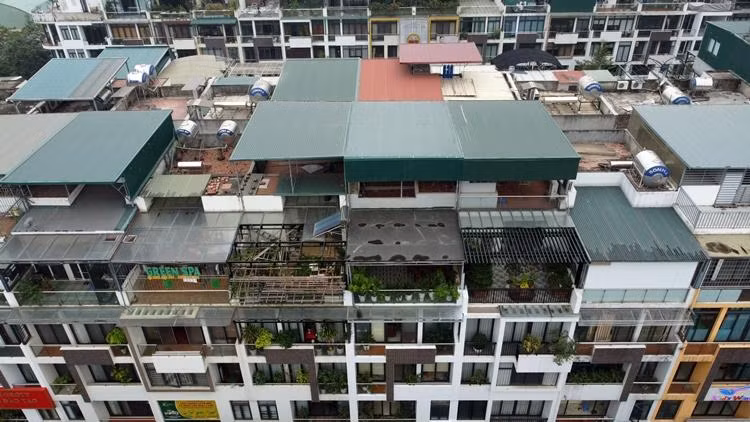 Cận cảnh những ngôi nhà xây dựng thêm tầng trái phép, cơi nới chuồng cọp, phá quy hoạch