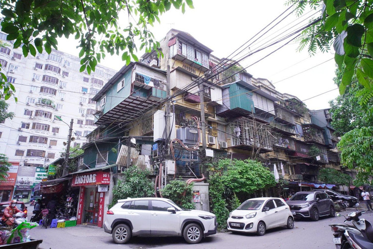 Thủ đô Hà Nội rất nhiều chung cư cũ, xuống cấp