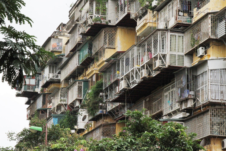 Chung cư đã xuống cấp theo thời gian, cần xây mới và cải tạo