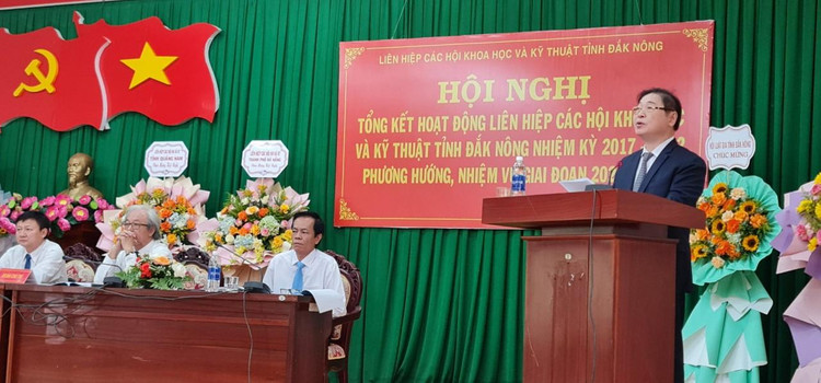 Bí thư Đảng đoàn, Chủ tịch Liên hiệp Hội Việt Nam Phan Xuân Dũng phát biểu tại Hội nghị