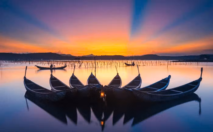 Đầm Ô Loan mơ màng, xao xuyến - Ảnh Internet.