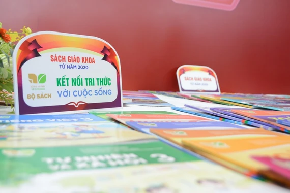 Bộ sách giáo khoa 'Kết nối tri thức' được sử dụng thống nhất toàn quốc từ 2026