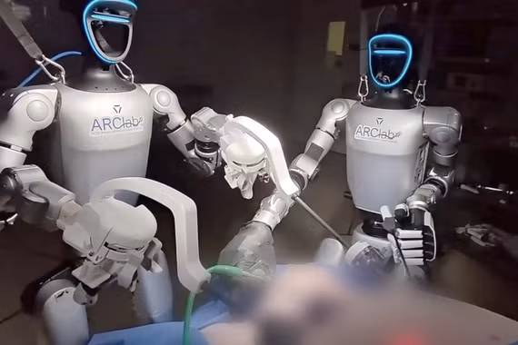 Lần đầu tiên robot hình người thực hiện phẫu thuật trên động vật sống