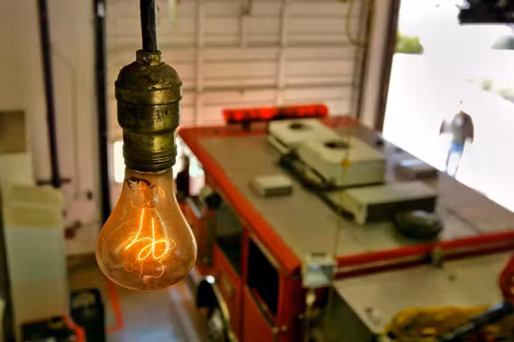 Bóng đèn lâu đời nhất thế giới đã thắp sáng suốt 125 năm