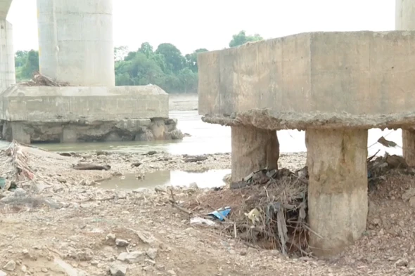 Thủ tướng yêu cầu khẩn trương kết luận giám định hư hỏng cầu sông Lô