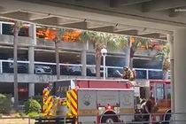 Cháy lớn tại sân bay, hơn 50 ôtô tại nhà để xe bị thiêu rụi 