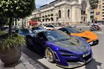 Dàn siêu xe McLaren và Ferrari 488 GTB họp nhóm tại TP.HCM
