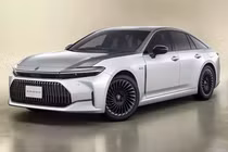 Cận cảnh Toyota Crown đặ biệt kỉ niệm 70 năm từ 1,4 tỷ đồng
