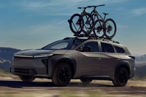 Cận cảnh SUV điện Toyota bZ Woodland 2025 vừa ra mắt