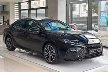 Xem chi tiết Toyota Camry mới đang giảm đến 100 triệu đồng 