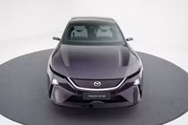 Mazda EZ-60 "cháy hàng" với hơn 26.000 đơn sau 1 tháng