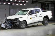 Mitsubishi Triton 2025 đạt chuẩn an toàn 5 sao ANCAP mới
