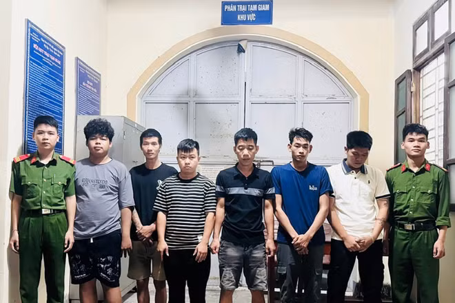 Bóc gỡ đường dây chuyên bán ma túy 'cỏ' cho công nhân, học sinh ở Hà Tĩnh