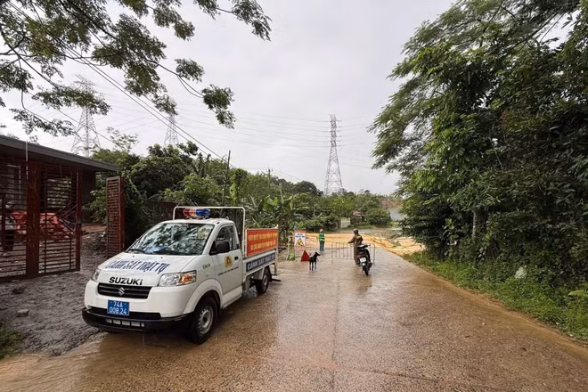 Mưa lớn gây ngập, chia cắt giao thông ở Quảng Trị