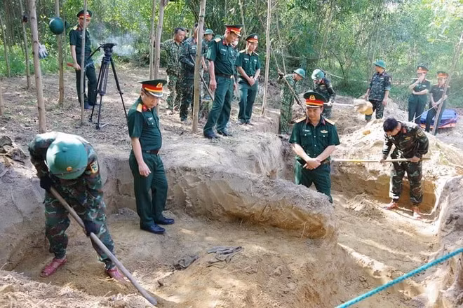 Phát hiện 10 hài cốt liệt sĩ cùng nhiều di vật ở Quảng Trị