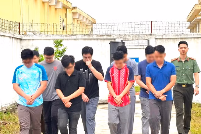 Triệt xoá đường dây đánh bạc xuyên quốc gia, bắt 8 đối tượng