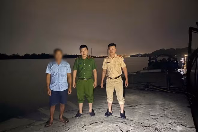 Bắt giữ phương tiện vận chuyển cát lậu ở Hà Tĩnh