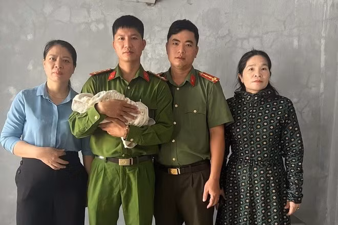 Bé trai sơ sinh 3 ngày tuổi bị bỏ rơi trong chùa ở Quảng Trị