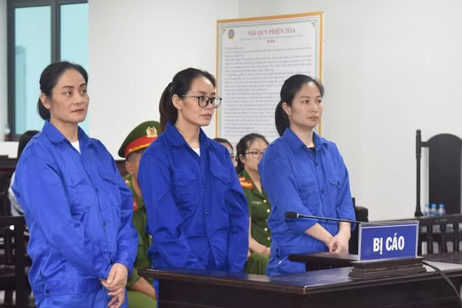 Vận chuyển vàng lậu qua biên giới, ba “nữ quái” lĩnh 18 năm tù