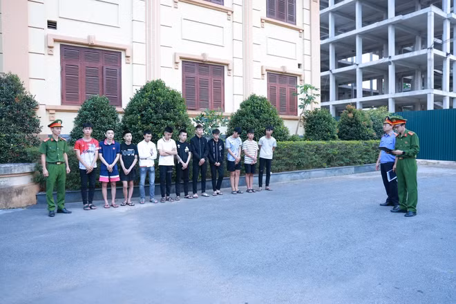 Quảng Trị khởi tố nhóm thanh thiếu niên rượt đuổi nhau bằng xe máy 