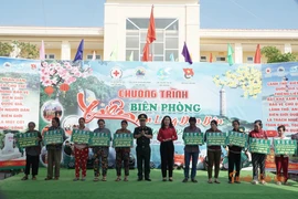 Chương trình Xuân biên phòng 2026 tại Lâm Đồng mang yêu thương đến người dân