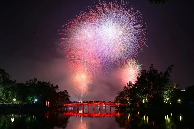 Hà Nội chuẩn bị 33 điểm bắn pháo hoa đón Tết Nguyên đán Bính Ngọ 2026
