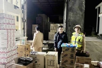 Bắt vụ vận chuyển số lượng lớn mỹ phẩm lậu ở Hà Tĩnh