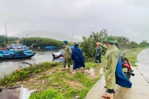 Bão số 5 chưa vào, Hà Tĩnh đã có mưa to, gió lớn