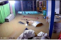 Mưa lớn bất ngờ, nhiều nơi tại Hà Tĩnh ngập sâu