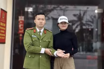 Công an Hà Tĩnh trao trả 3 nhẫn vàng cho người dân đánh rơi