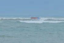 Quảng Trị: Tàu cá bị lật, 1 người tử vong, nhiều người thoát nạn