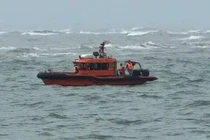 Cứu ngư dân gặp nạn trên biển Quảng Trị