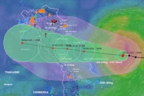 Bão số 5 Kajiki càng vào gần đất liền, càng tăng cấp