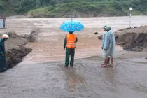 Bão số 1 tiếp tục tăng cấp, mưa to gió mạnh