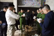 Bóc gỡ đường dây sản xuất thuốc tăng cân giả ở Hà Tĩnh